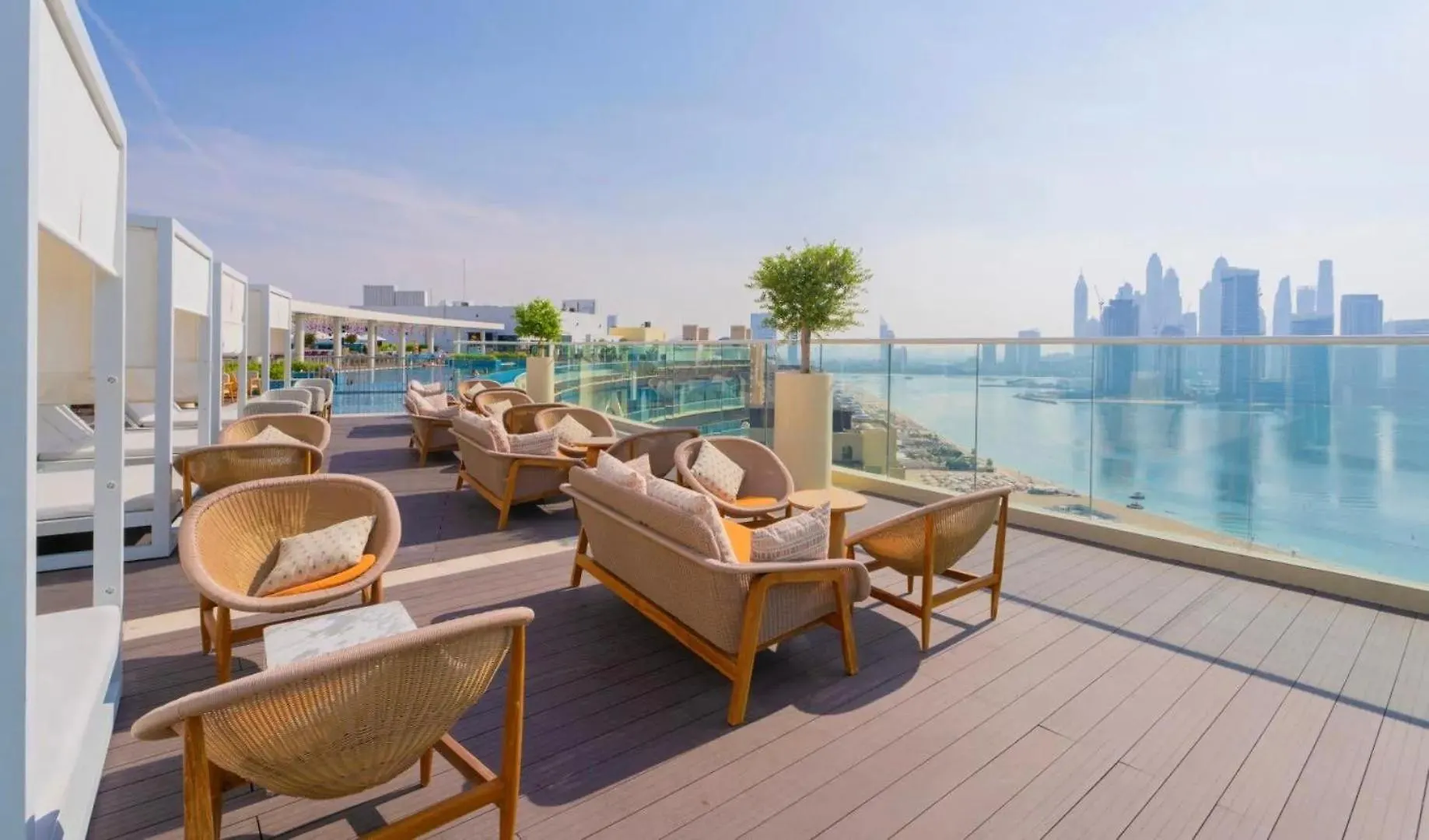 Seven Palm Hotel & Apartments - Pool & Beach Access Dubai